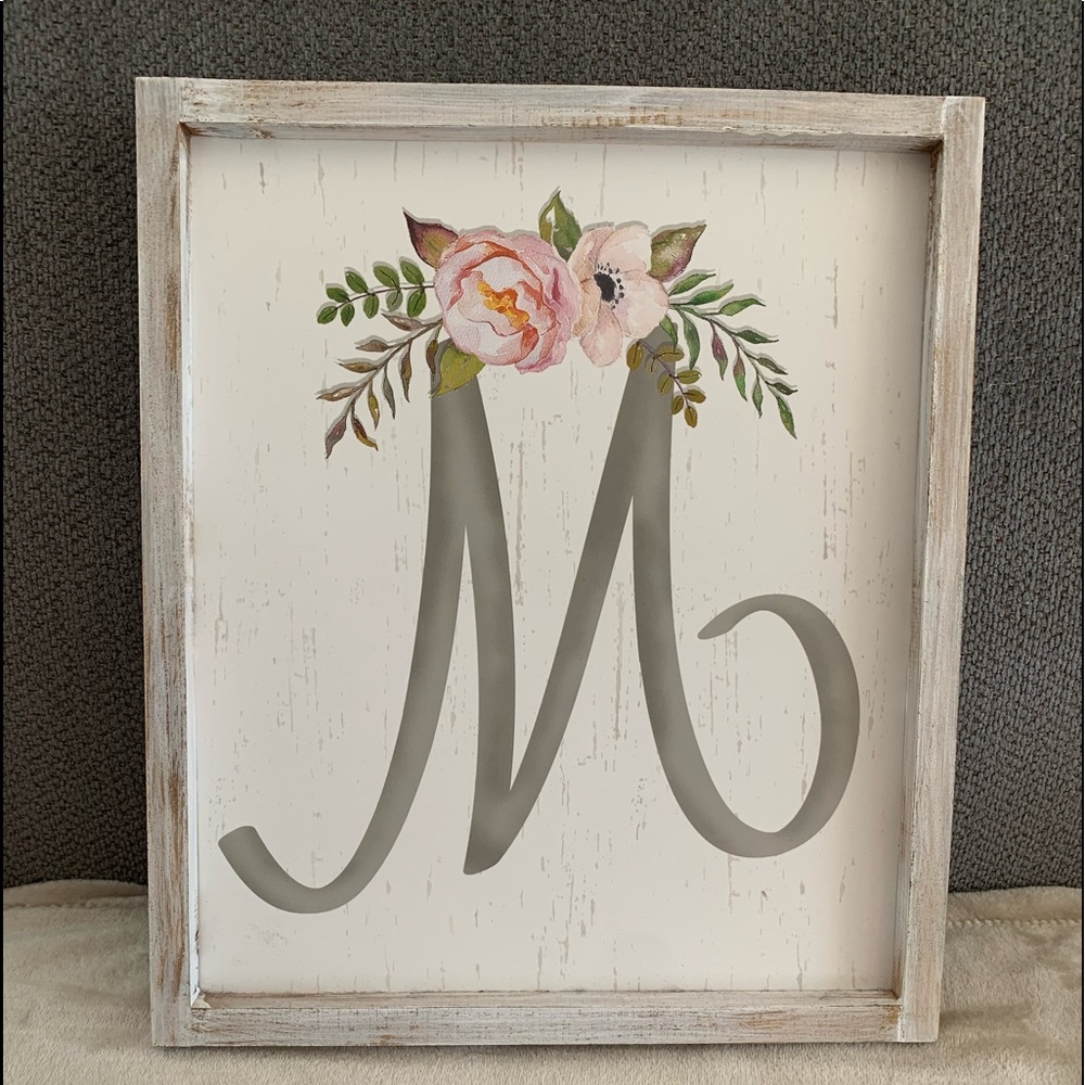 “W” or “M” Wall Hanging Decor